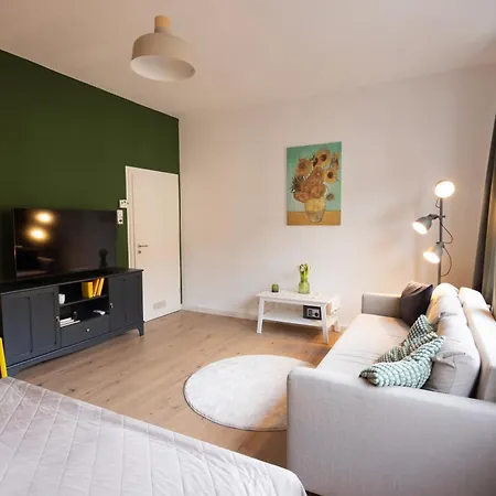 Big With Parking, 30 Min To Duesseldorf Duisburg